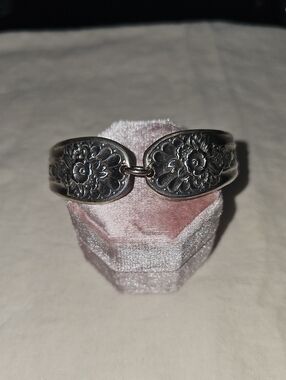 Vintage Spoon Bracelet Upcycled Silverware Jewelry - 1953 Wm Rogers Jubilee Patt